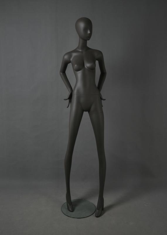 FEMALE MANNEQUIN "GIANTS"